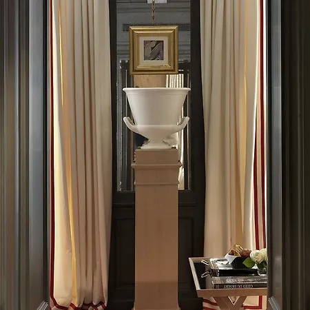 Marquis Faubourg Saint-honoré Relais&châteaux Hotel 5*