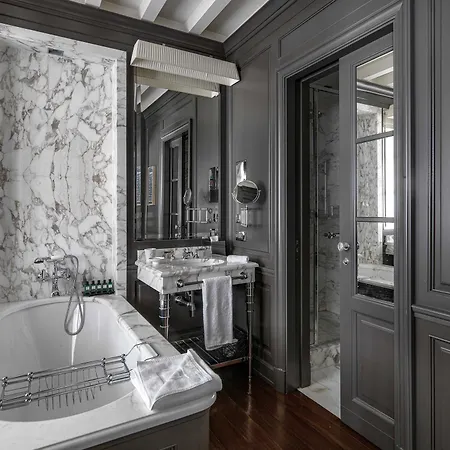 Marquis Faubourg Saint-honore Paris
