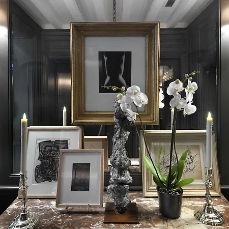 Marquis Faubourg Saint-honore Paris